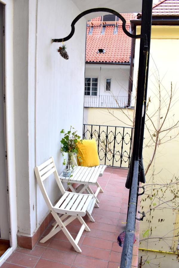 Apartment Lesser Town! Prag Exteriör bild